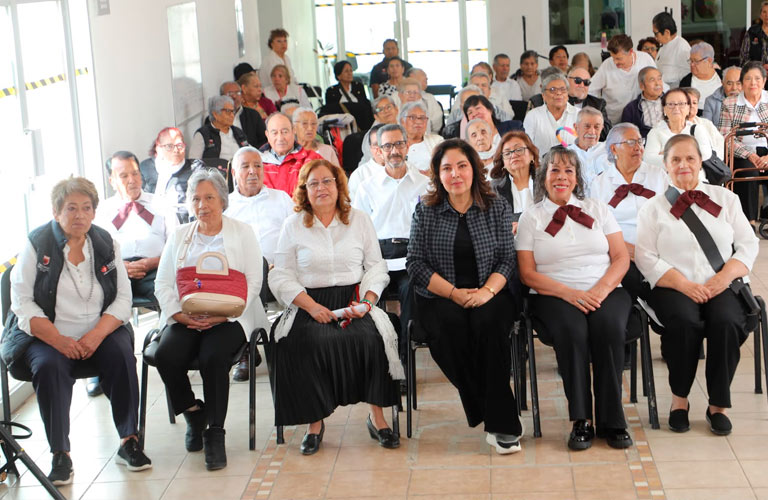 Anuncia Presidenta de SEDIF tradicional baile para celebrar a las y los abuelos de Zacatecas