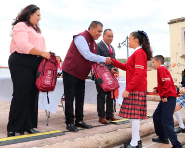 La educación es la mejor inversión para el futuro de Sombrerete: Ramiro Hinojoza