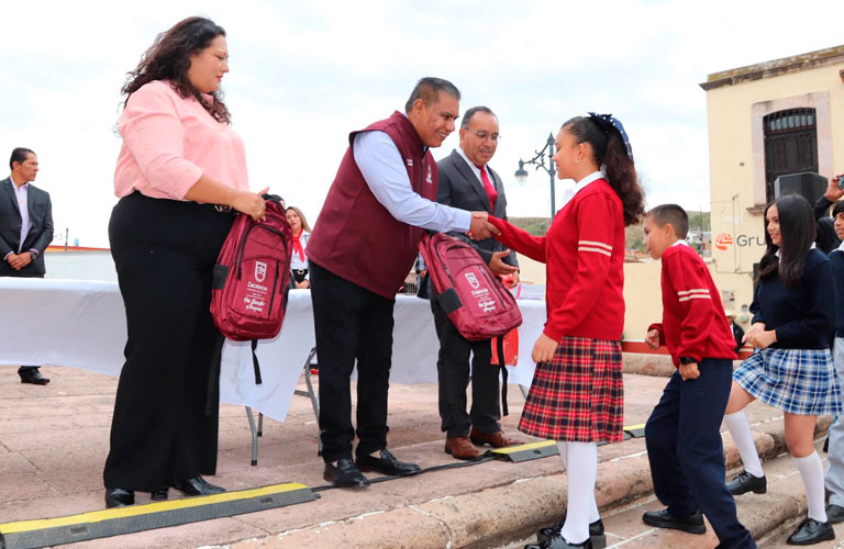 La educación es la mejor inversión para el futuro de Sombrerete: Ramiro Hinojoza