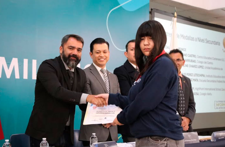 Reconocen talento y dedicación de estudiantes en la Olimpiada Estatal de Informática Zacatecas 2026