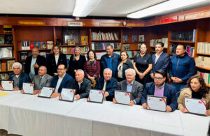 En el día del sombreretense radicado en la capital, Ramiro Hinojoza Aguayo encabeza homenaje a expresidentes municipales