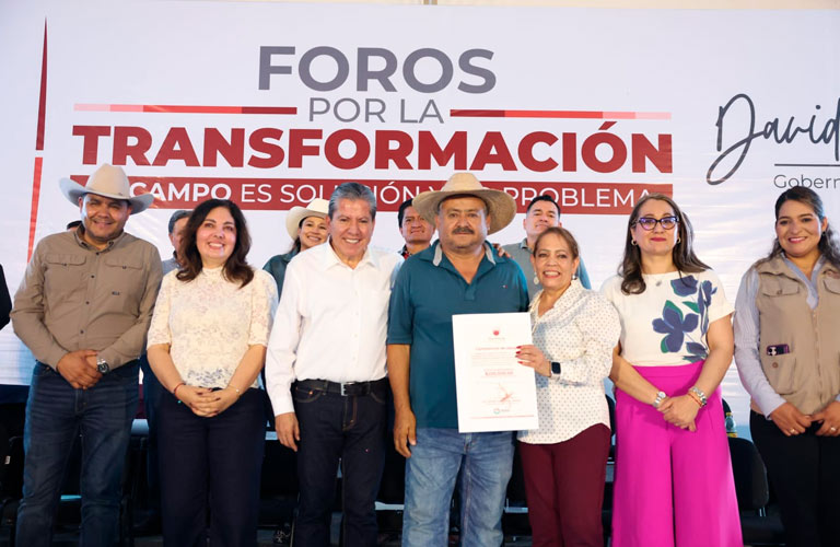 En Jalpa, Gobernador David Monreal Ávila escucha y atiende a las familias del sur de Zacatecas en el Foro por la Transformación