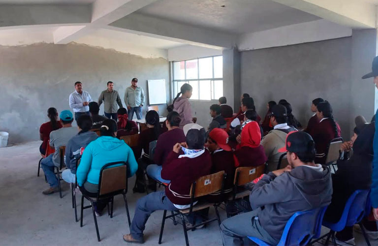 Pier Michel reafirma su compromiso con la educación