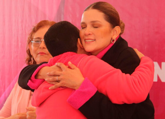 Con marcha rosa previene gobierno de Pepe Saldívar el cáncer de mama