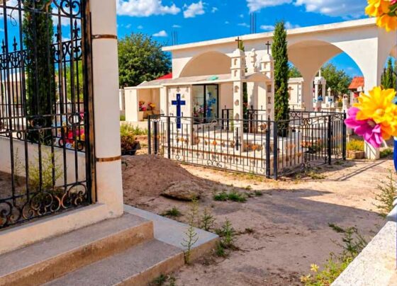 Concluyen trabajos de limpieza en el Panteón de Estación Catorce previo al Día de Muertos