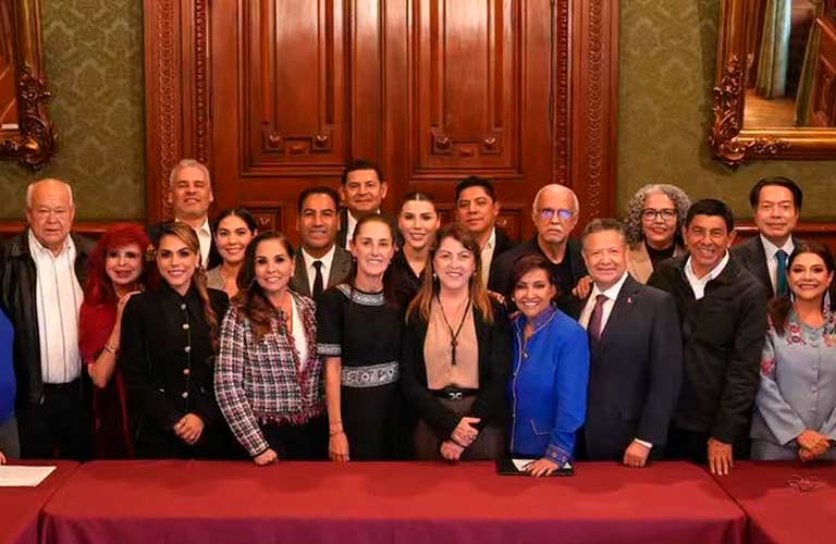 Ricardo Gallardo y la Presidenta Claudia Sheinbaum acuerdan mejoras a los servicios de salud
