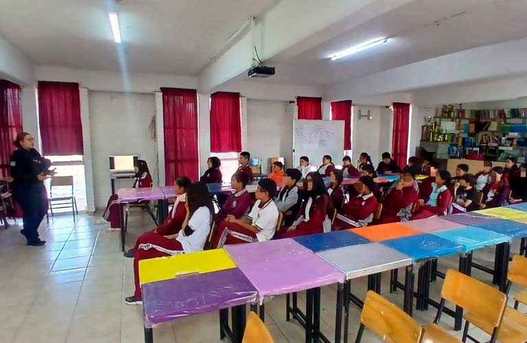 Alcalde Bernabé Mares impulsa campaña para alertar a estudiantes sobre los riesgos del vapeo