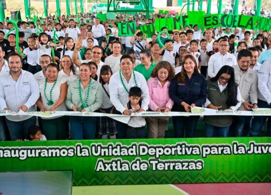 El Gobernador Ricardo Gallardo entrega moderna unidad deportiva a familias en Axtla de Terrazas