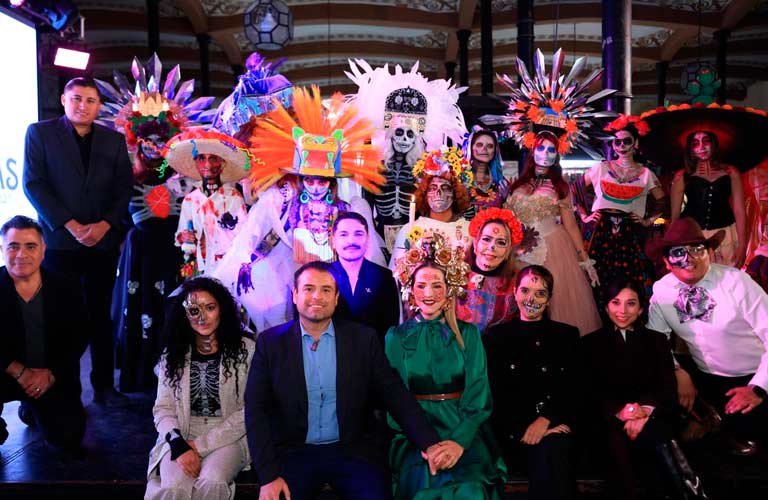 Premian creatividad y talento juvenil en el concurso de disfraces “Joven hasta la Muerte”