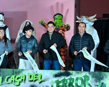 EL Gobernador Ricardo Gallardo Cardona inaugura la mega casa del terror con acceso gratuito