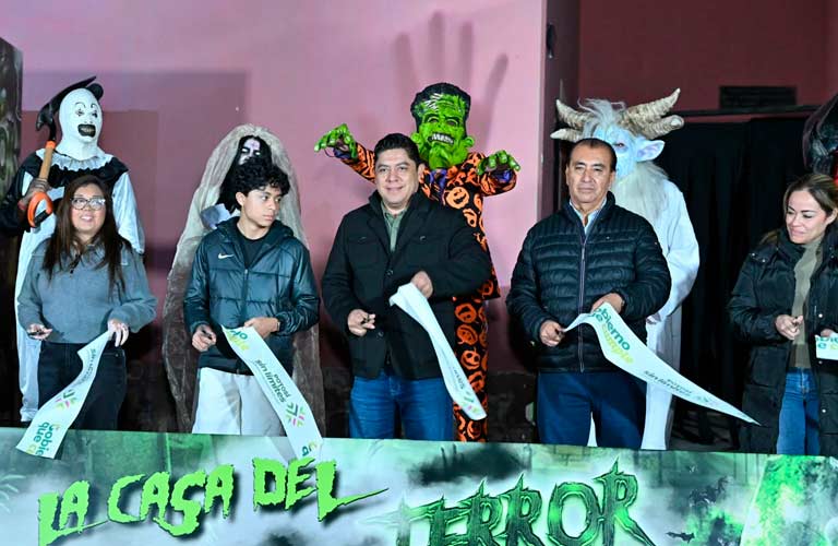 El Gobernador Ricardo Gallardo Cardona inaugura la mega casa del terror con acceso gratuito